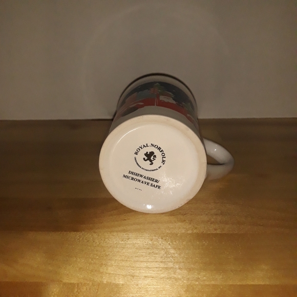 Christmas Coffee Cup - Picture 3 of 4